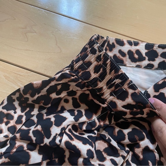 Jenee Naylor High-Rise Pull on Shorts - Picture 6 of 6